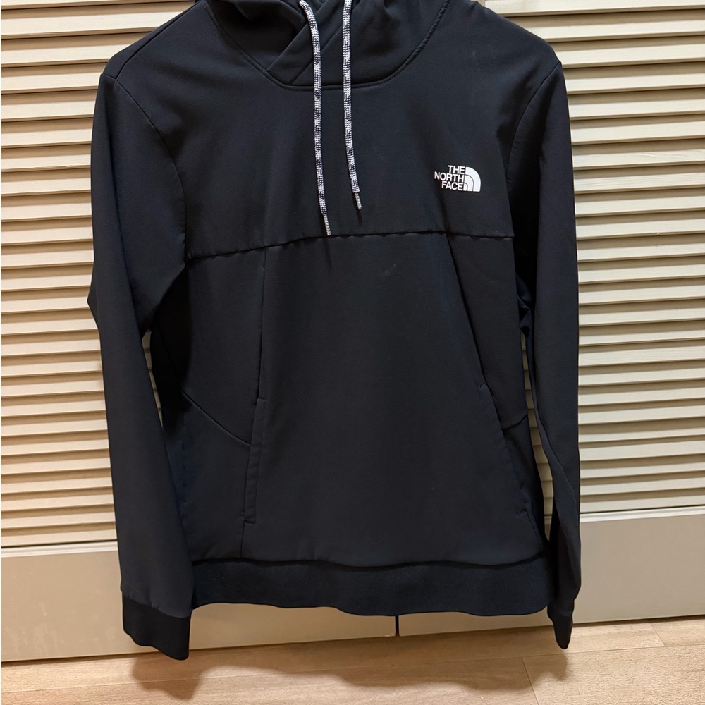 The North Face Women’s Black Hoodie wind/water resistant